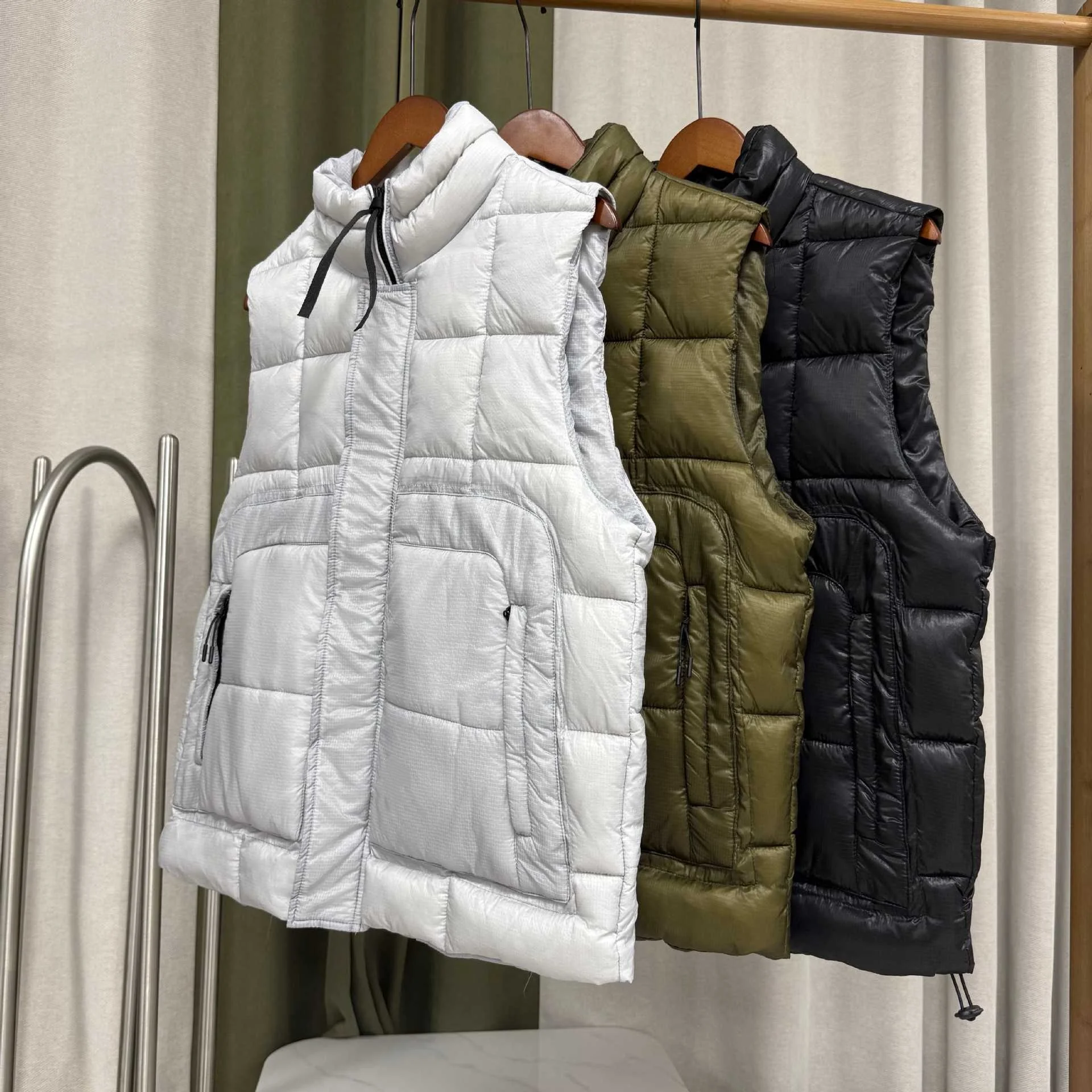 Classic Basic Cotton Vest Winter Warm Street Style Square Stitching Collarless Jacket Youth Fit Outerwear Polyester Fiber