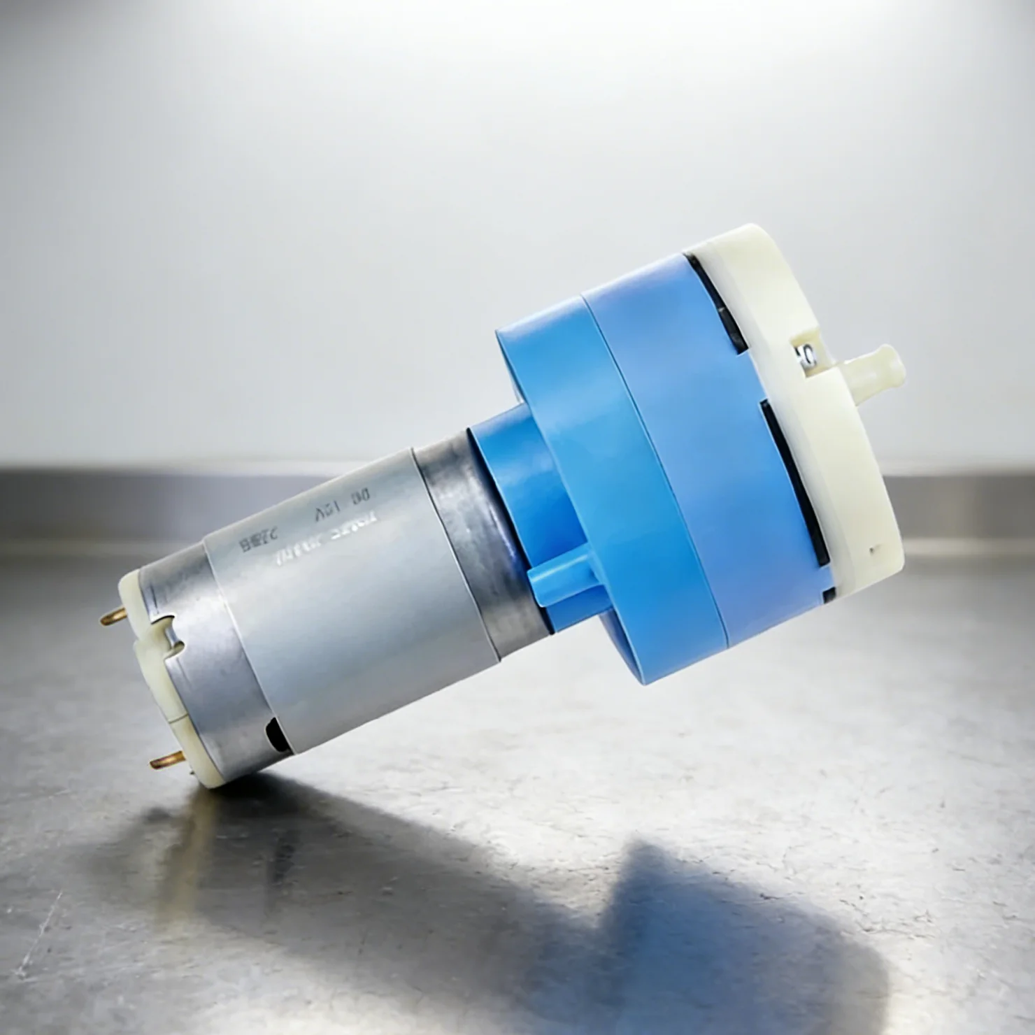 

Воздушный насос 60APM, 12В/24В постоянного тока, отрицательное давление 80 кПа, 17 л/мин, для аквариумов и медицинских устройств, прочный