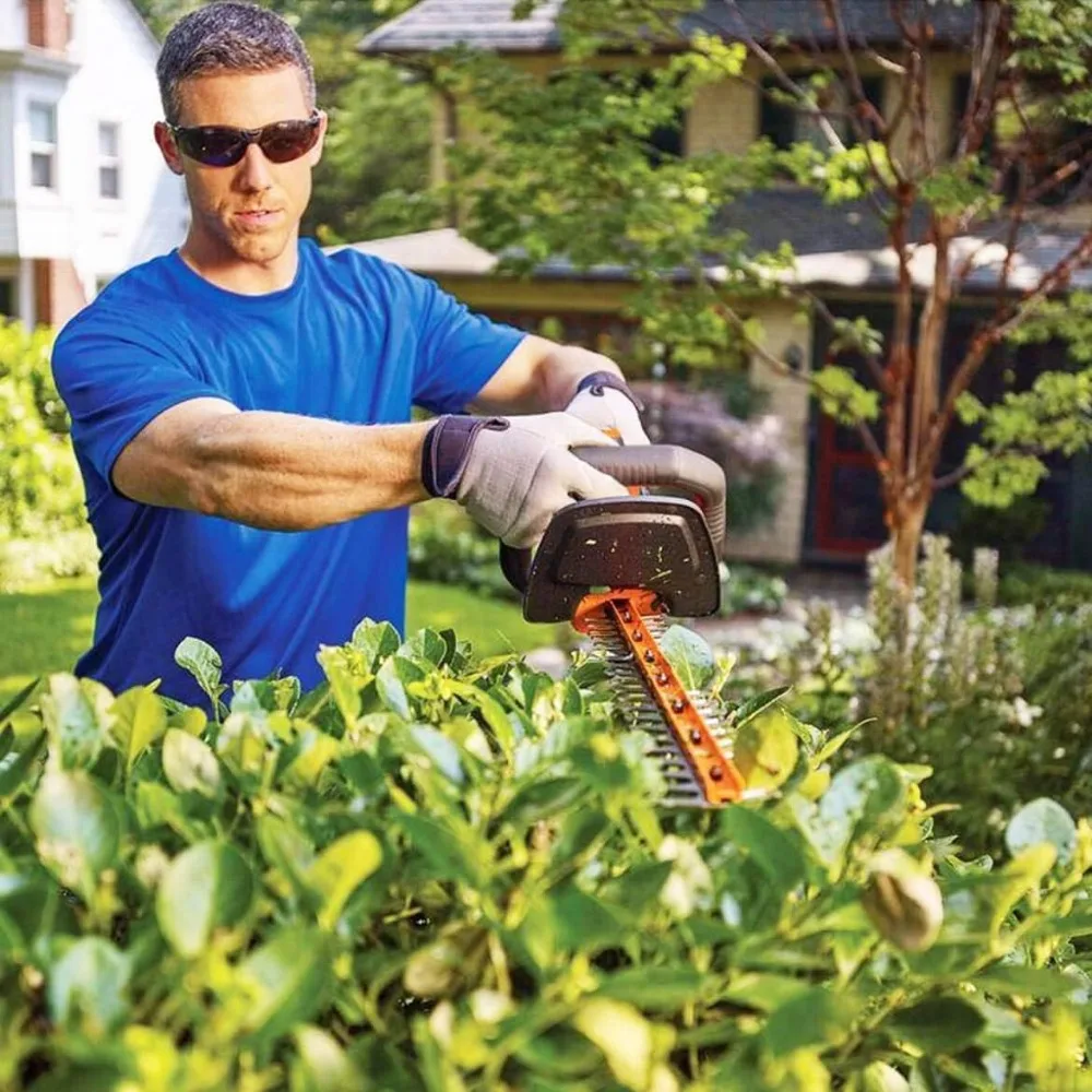 BLACK+DECKER 40V MAX 무선 울타리 트리머, 배터리 및 충전기가 포함된 24인치 브러시 트리머(LHT341FF)
