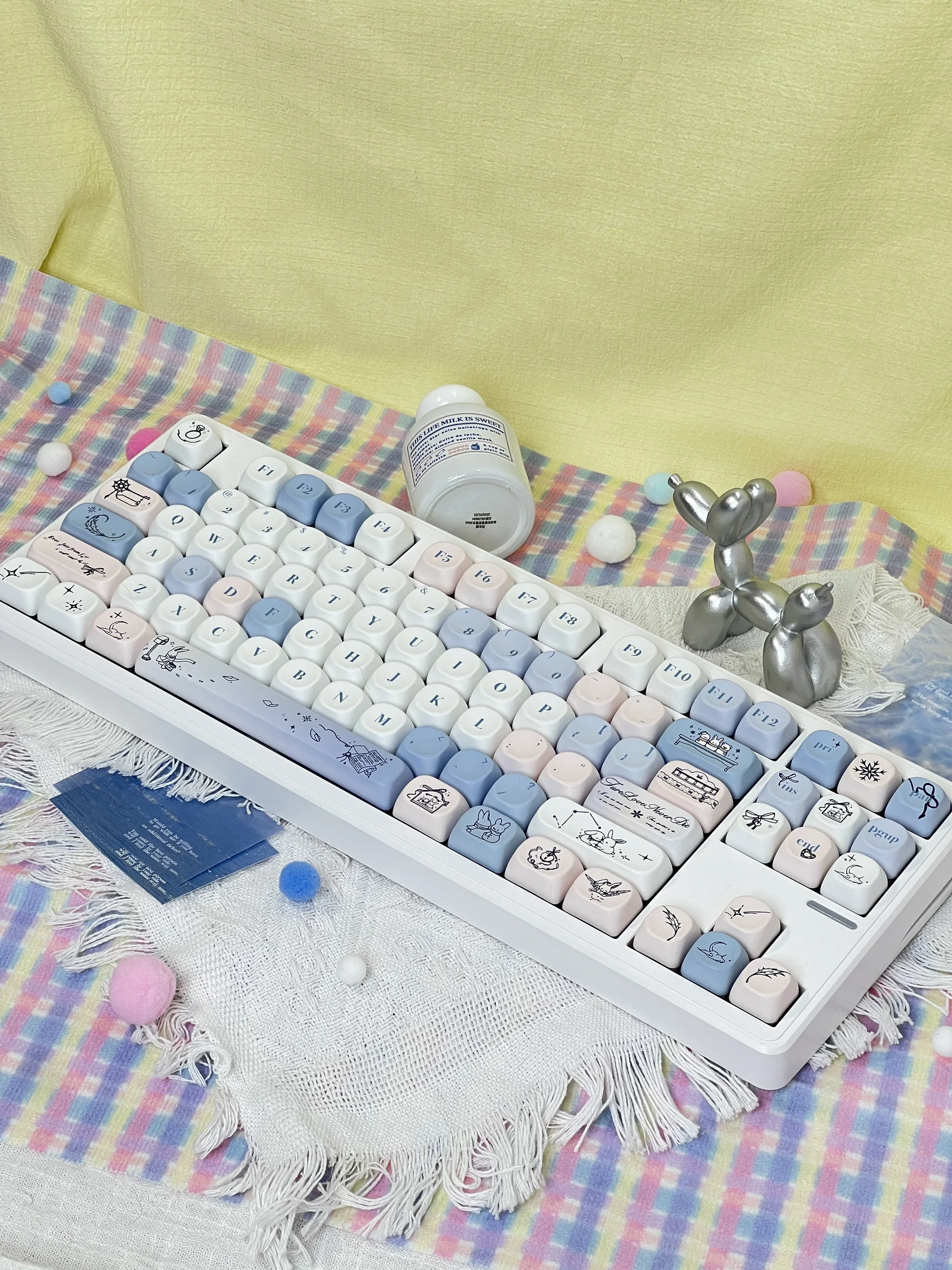 

Original gentle snow keycap MOA highly sublimated pbt material girl cute personality keycap