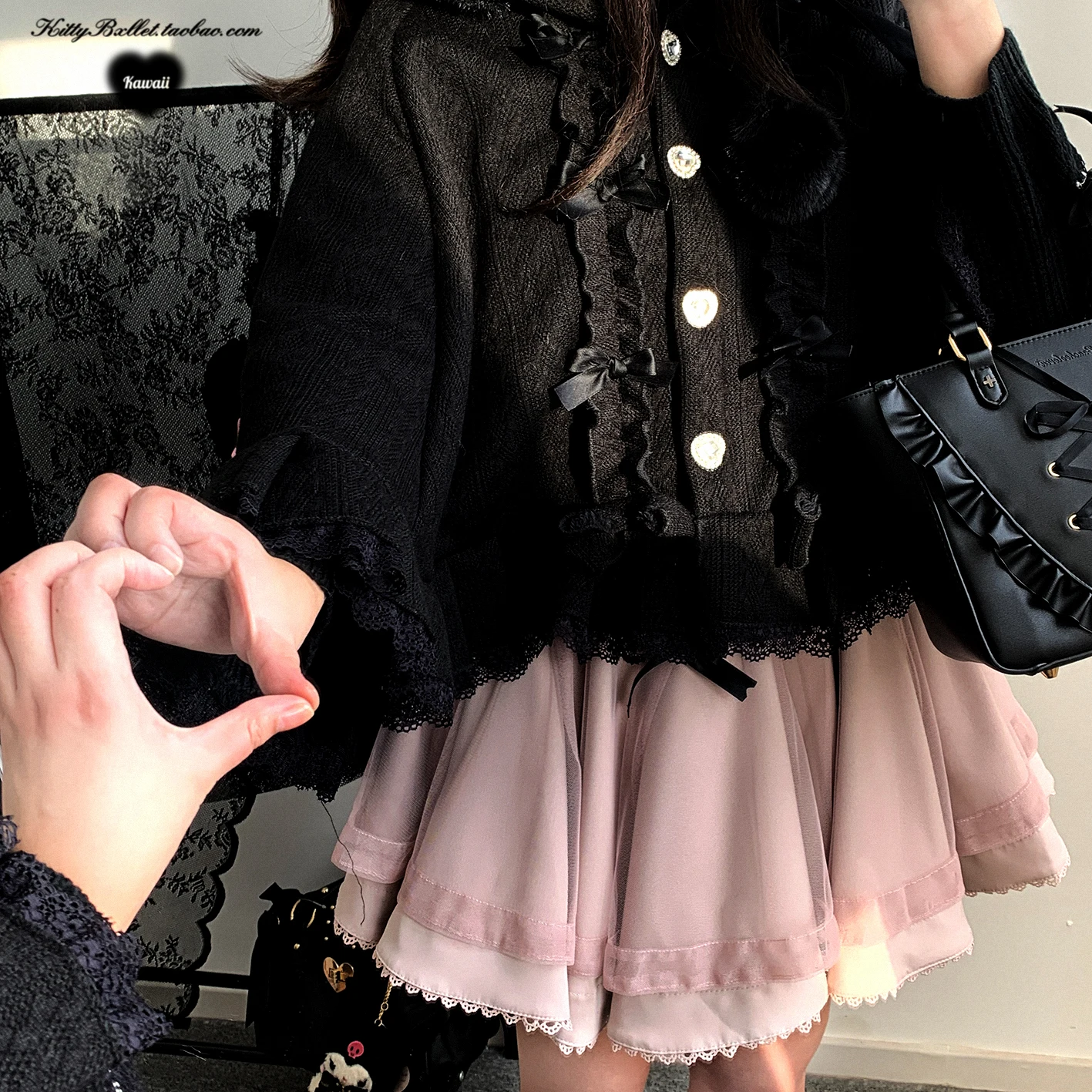 Japanese Mine Hooded Cloak Autumn and Winter Girls Women Lace Edge Bow Single Breasted Cute Sweet Pink Ponchos Ladies Capes