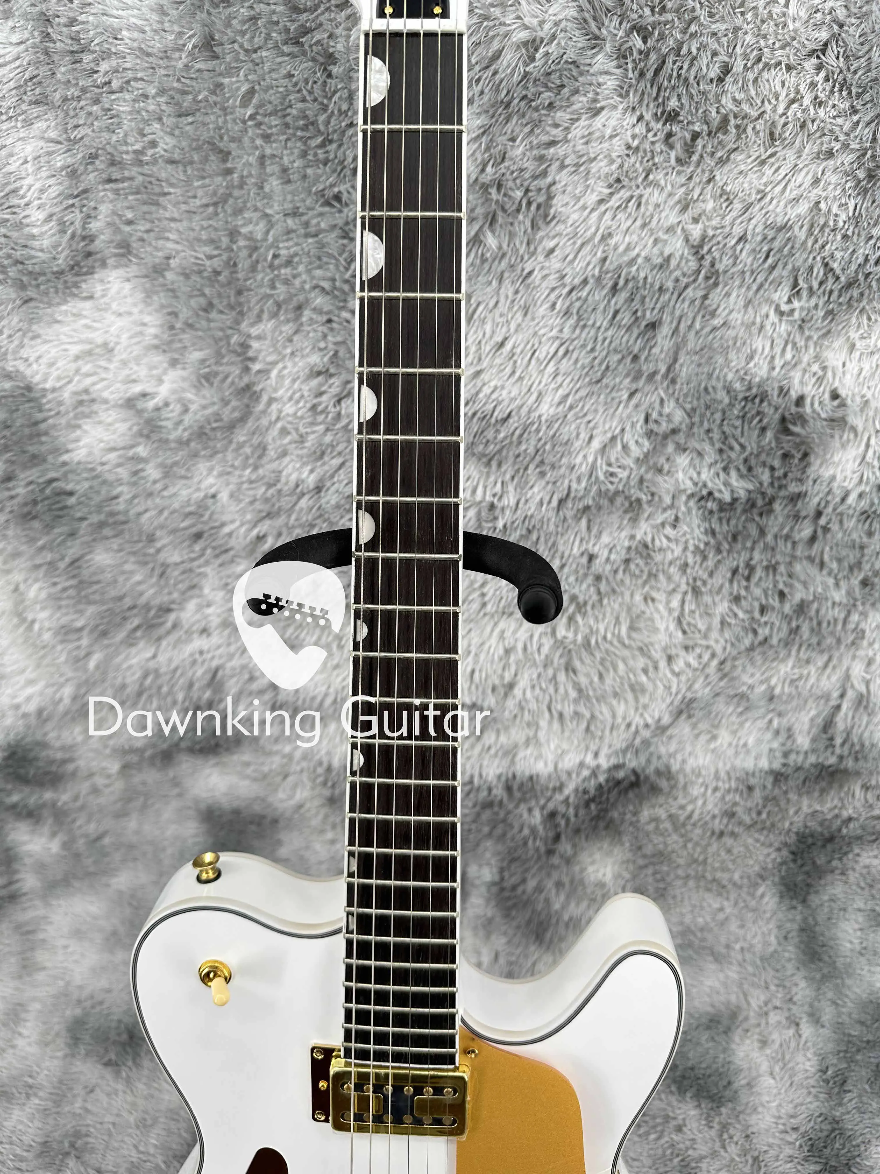 Electric guitar custom 6 strings white, half hollow, gold accessories high-quality free on-site delivery free shipping