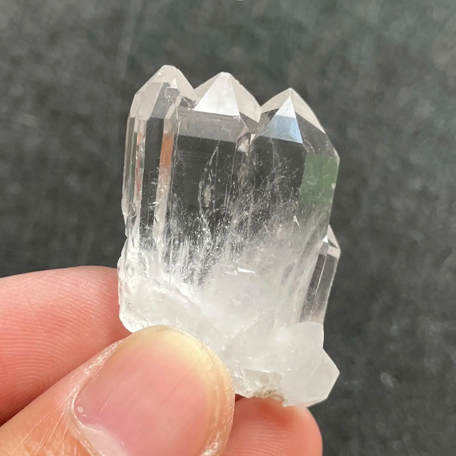 

Natural Stone Self-Healing Crystal Cluster Mineral Specimen Clear Quartz Raw Rock Decoration Rough Polished Healing