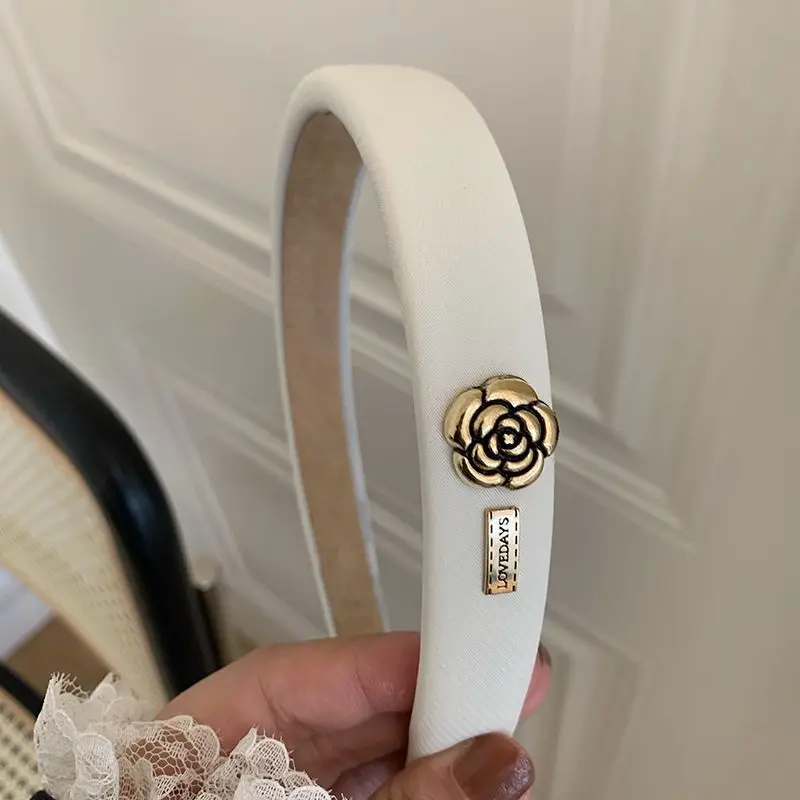 Diademas coreanas de madera de alta calidad para niñas, diademas románticas, diademas de Camelia blanca y negra, tocado de Tiara, aros para el