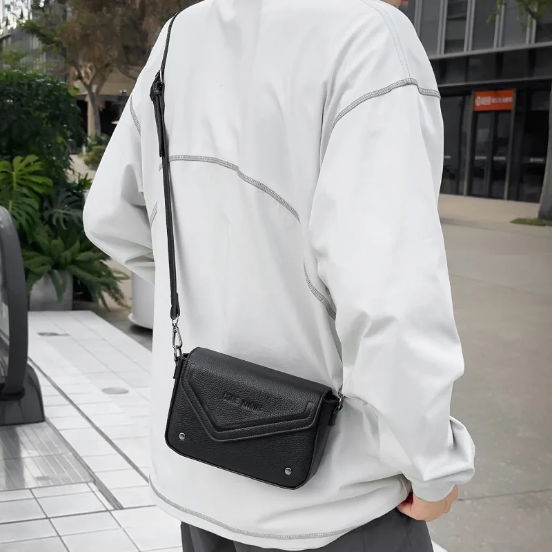 

Men's Black Small Crossbody Bag Trendy Niche High-end Single Shoulder Bags for Men Daily Commute Small Bag Phone Bag Unisex
