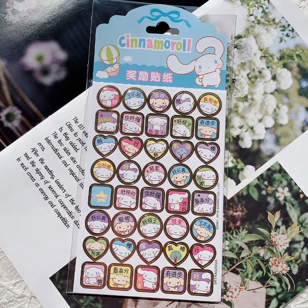 Adesivi originali Sanrio Hello Kitty Cinnamoroll Cartoon Decalcomanie Giocattoli per laptop Notebook Bagagli Adesivo decorativo per moto