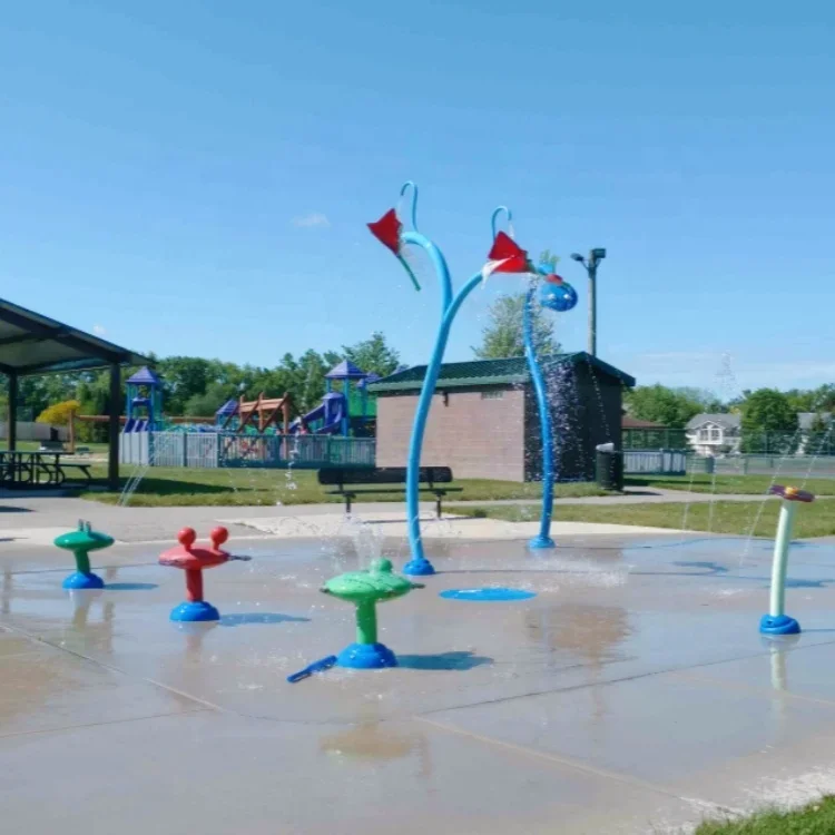 

New Custom Outdoor Water Play Equipment Set Water Slides Sprinklers Kids Playground Splash Pad