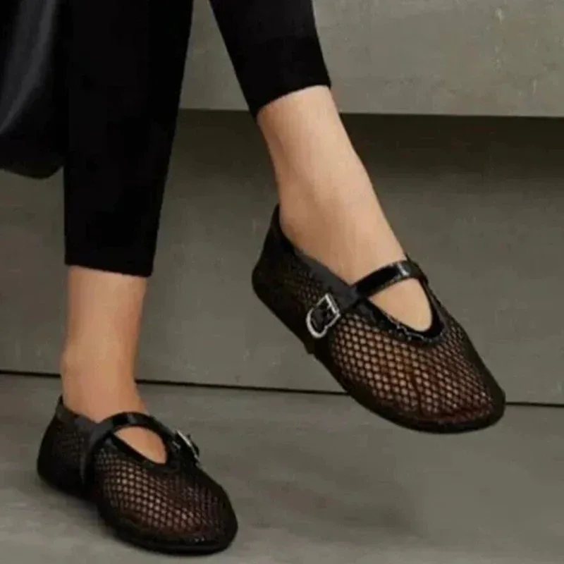 New Summer Mesh Hollow Sandals Women Flats Shallow Loafers New Beach Walking Designer Shoes Comfort Retro Female Plus Size 42