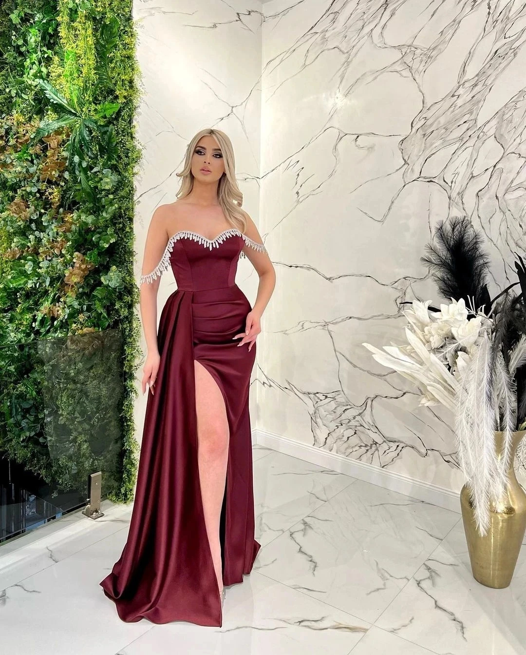 

Flora Dress Elegant Burgundy Satin Evening Dresses Mermaid Pleated Off Shoulder Side High Split Bead String Princess Prom Gown