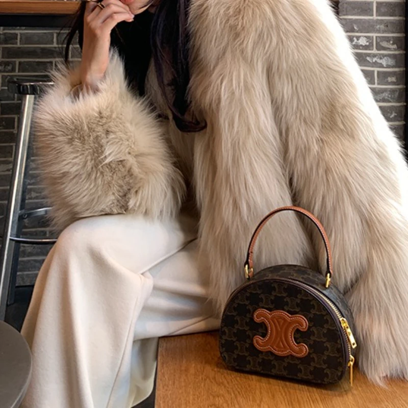 Krótki płaszcz z futra imitującego futro z futra lisa, damski, zimowy, młodzieżowy, w stylu koreańskim, modny, dopasowany, z dekoltem w serek, imitacja futra szopa pracza.