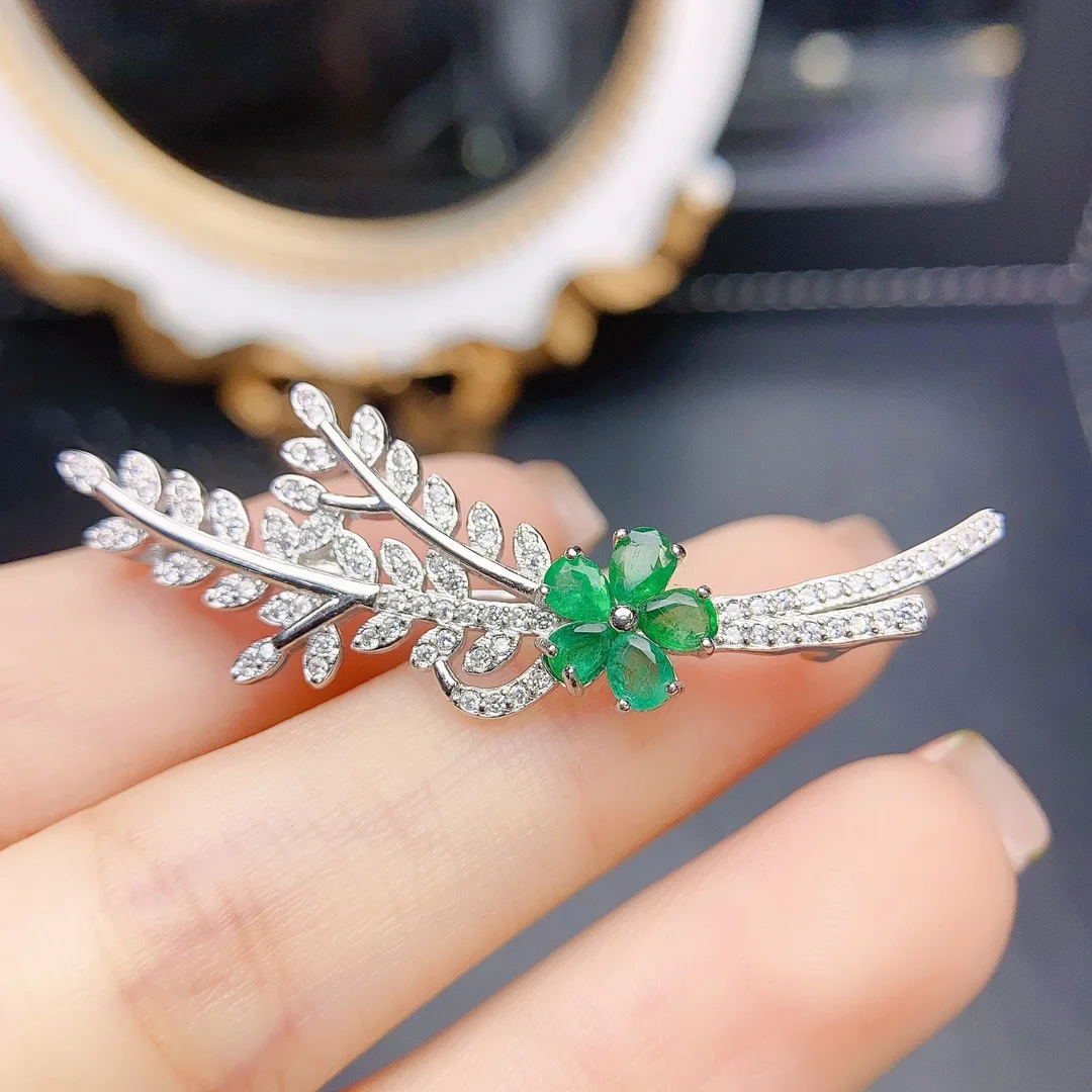 Natural Emerald Brooch, S925 Silver Inlaid 3*4mm Main Stone, Leaf‑Shaped Pin, Daily Jewelry for Women