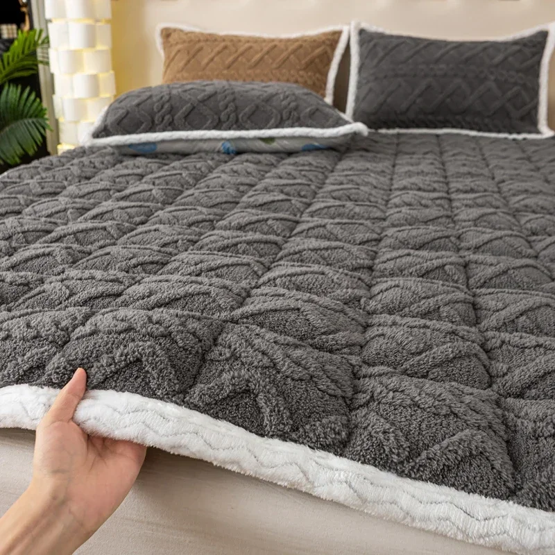 

2024 new flannel mattress thickened milk fleece quilt mattress winter household mattress bed blanket