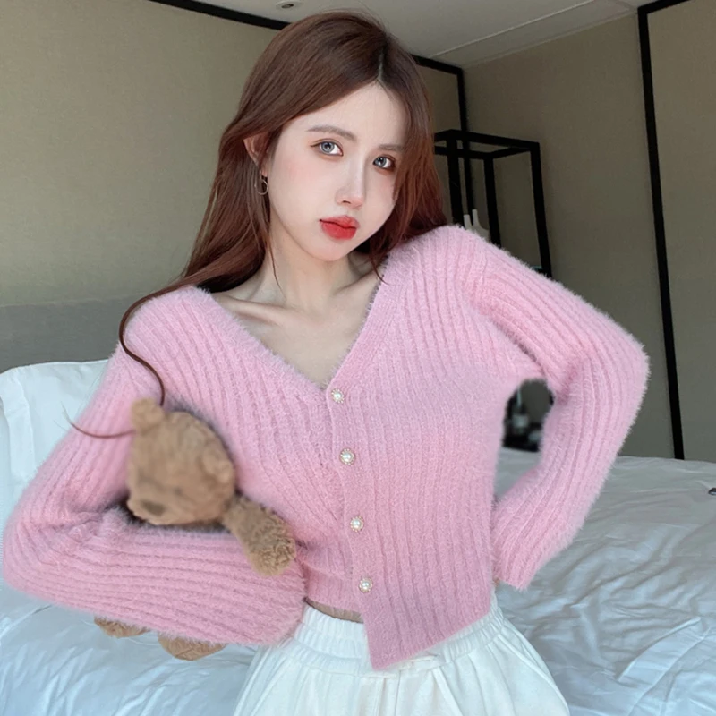 Women\'s V-neck Knitted Cardigan Solid Color Imitation Mink Fur Pearl Buckle Thick Sweater Short Tops