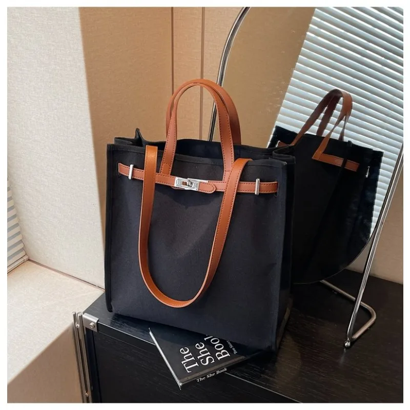 

2025 Niche High-quality Large-capacity Handbag, A New Personalized Commuter Underarm and Shoulder Bag for Women