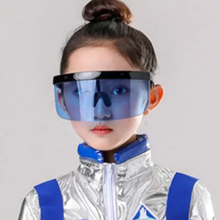 Kostium kosmonauty, strój astronauty, przebranie pilota, strój na Halloween, odzież sceniczna, strój na wystawę szkolną, modelka.