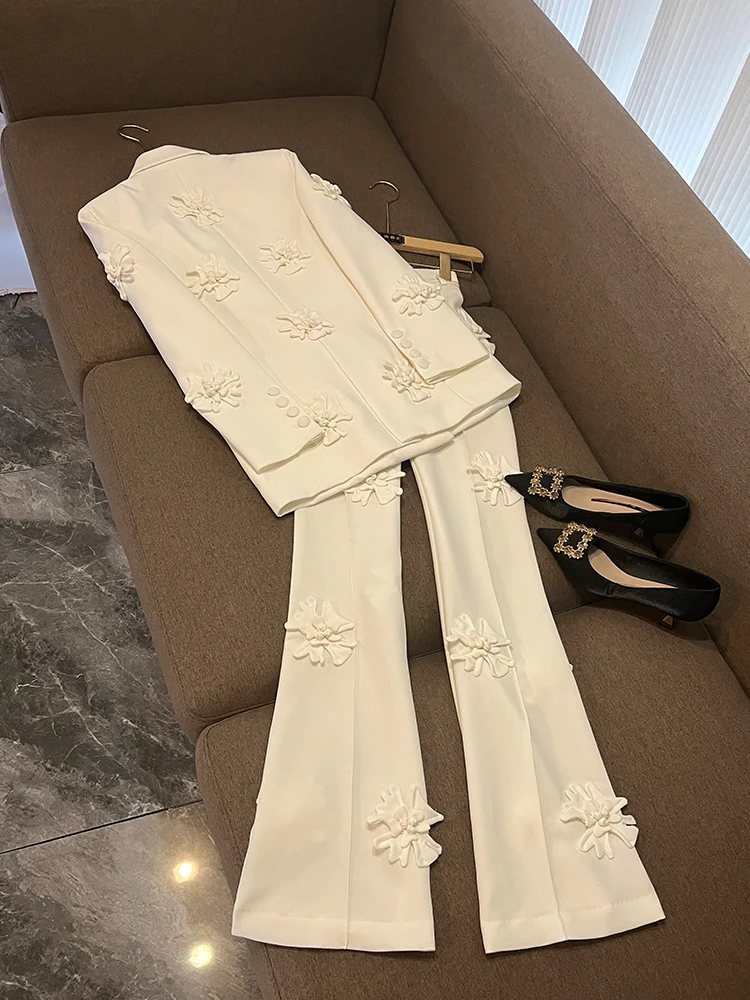 Faionable Briti Sle Suit Jaet e pantaloni Set con bottoni a doppia fila Decorazioni ricamate pesanti Adatto ai pendolari