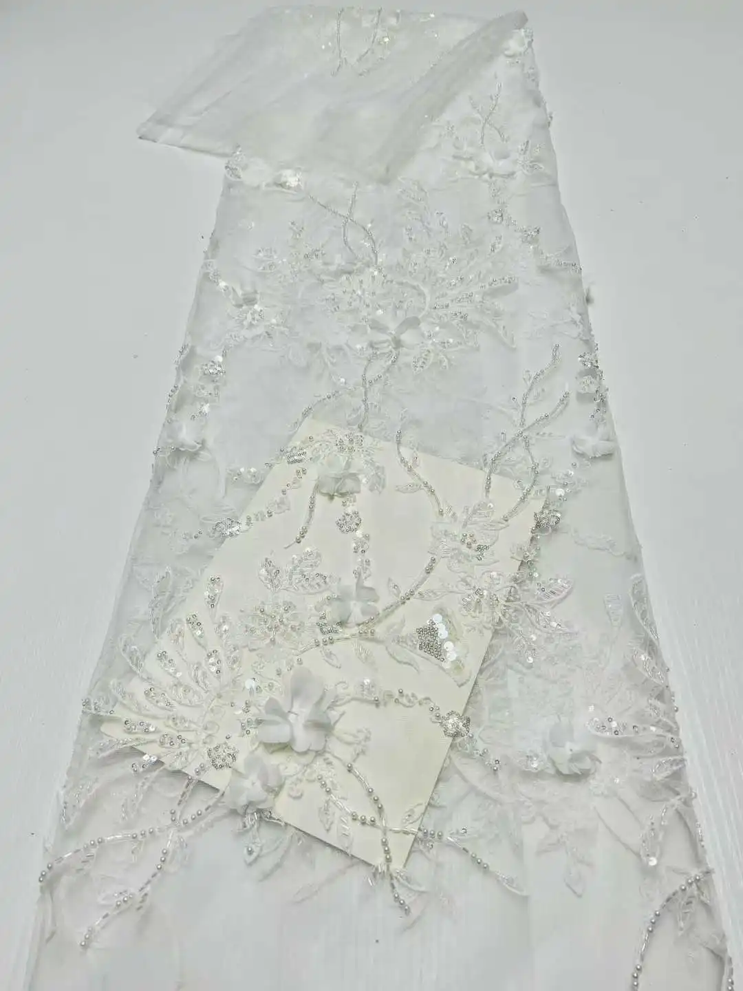 3D 꽃 비즈 레이스 원단 2025 고품질 프랑스 메쉬 자수 스팽글 진주 비즈 장식 나이지리아 레이스 원단