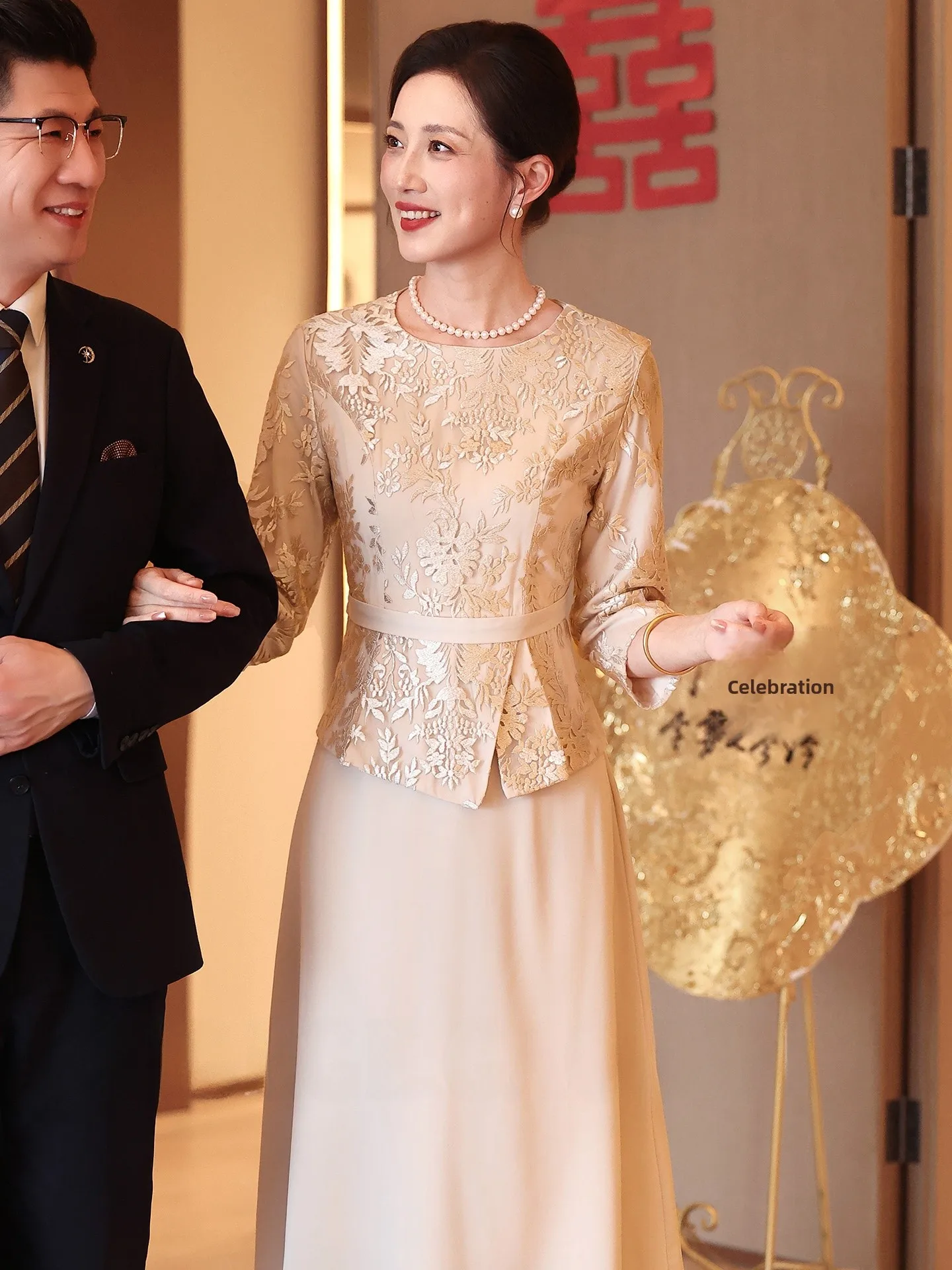 

Элегантное свадебное платье в стиле Mommy с рукавами, юбкой миди длиной 7/8, из дышащего полиэстера с цветочным узором