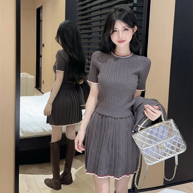 المرأة الخريف جديد سليم سترة موضة محبوك مجموعة سترة تي شيرت مطوي تنورة الدعاوى الرجعية ثلاث قطع مطابقة وتتسابق #5