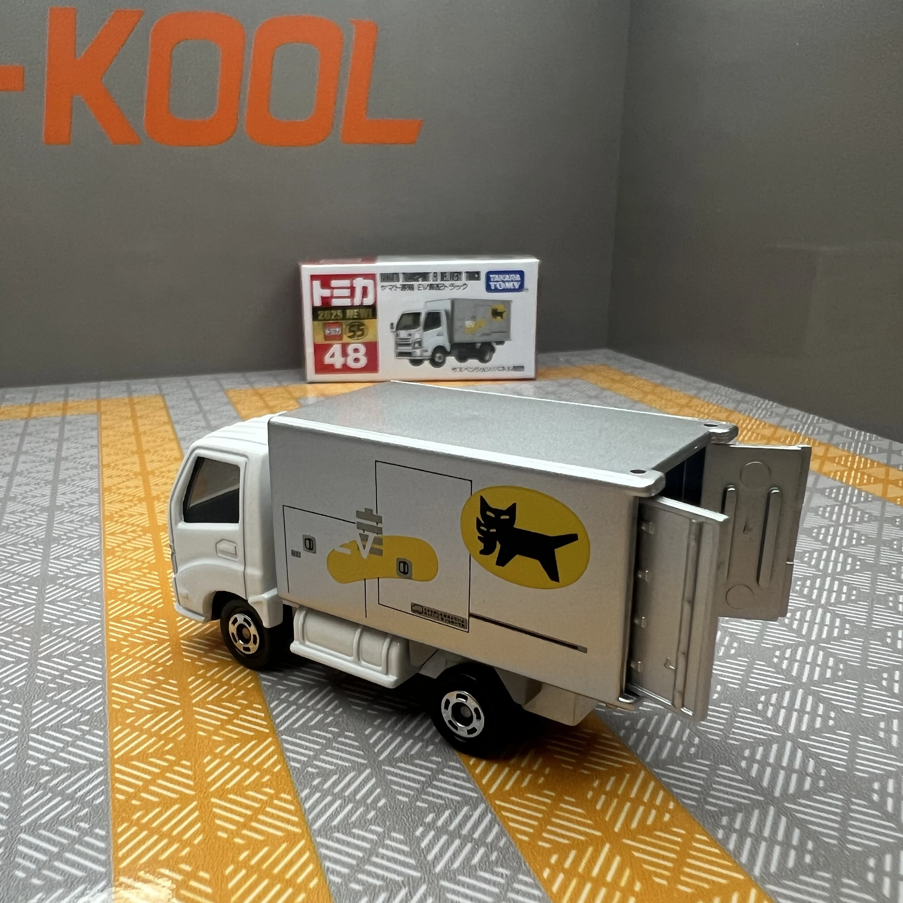 Takara Tomy Tomica Nr. 48 Morita Kleiner Offroad-Feuerwehrauto, roter Marienkäfer, Legierungsspielzeug, Kraftfahrzeug, Druckguss-Metallmodell für Kinder