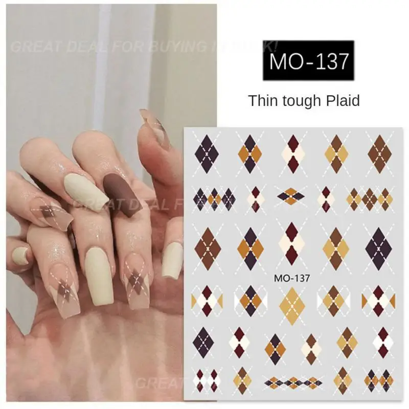 Trwałe tłoczone karmelowe naklejki toksyczne wolne i bezpieczne, naklejki do paznokci łatwe w użyciu wodoodporna i trwała aplikacja