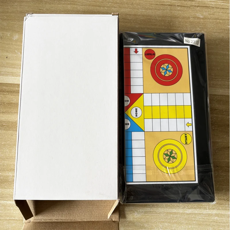 Ludo ゲームセット ストラテジーゲーム 親子インタラクション 折りたたみボード付き 旅行 家族ゲーム ティーン向け 子供用 パーティーおもちゃ