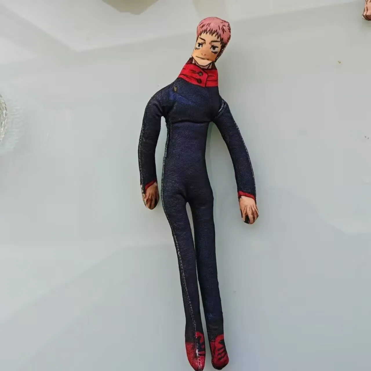 분리된 손과 발을 가진 "Jujutsu Kaisen"과 "Satoru Gojo"의 추상적인 2D 피규어 면 인형