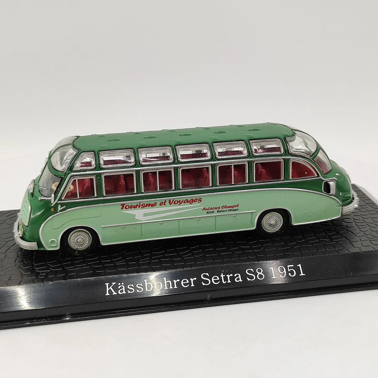 Defekte Diecast IXO 1/72 Scacle Case Bauer S8 1951 Grüner Sportwagen Legierungsautomodell Sammlerspielzeug Geschenk Souvenir Display