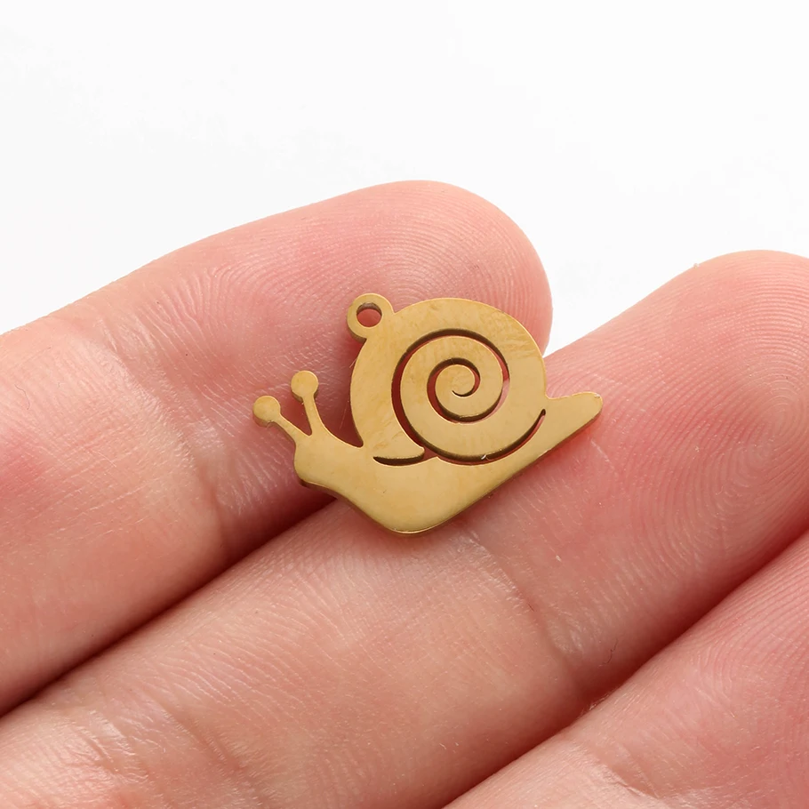 5 Stück goldfarbene kleine Anhänger mit Tiermotiven, Schmetterling, Giraffe, Vogel, Edelstahl, Meereslebewesen-Anhänger für die Schmuckherstellung, Halsketten-Charms – Detail 25
