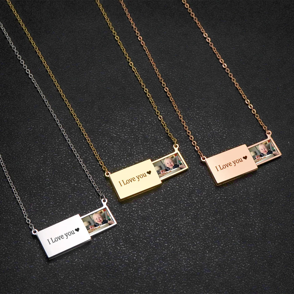 

Popular stainless steel square envelope necklace clavicle chain can be placed in pictures and customised colour photos.