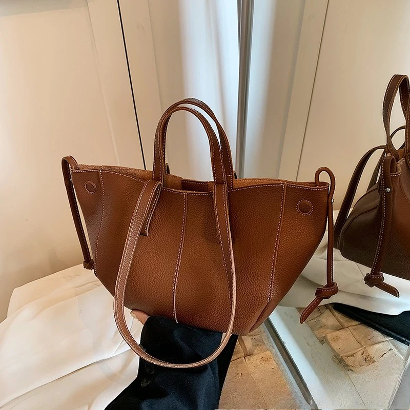 

Сумка большой вместимости в стиле ретро для женщин, новинка 2023 года, повседневная универсальная сумка на плечо для поездок на работу, ручная сумка-тоут