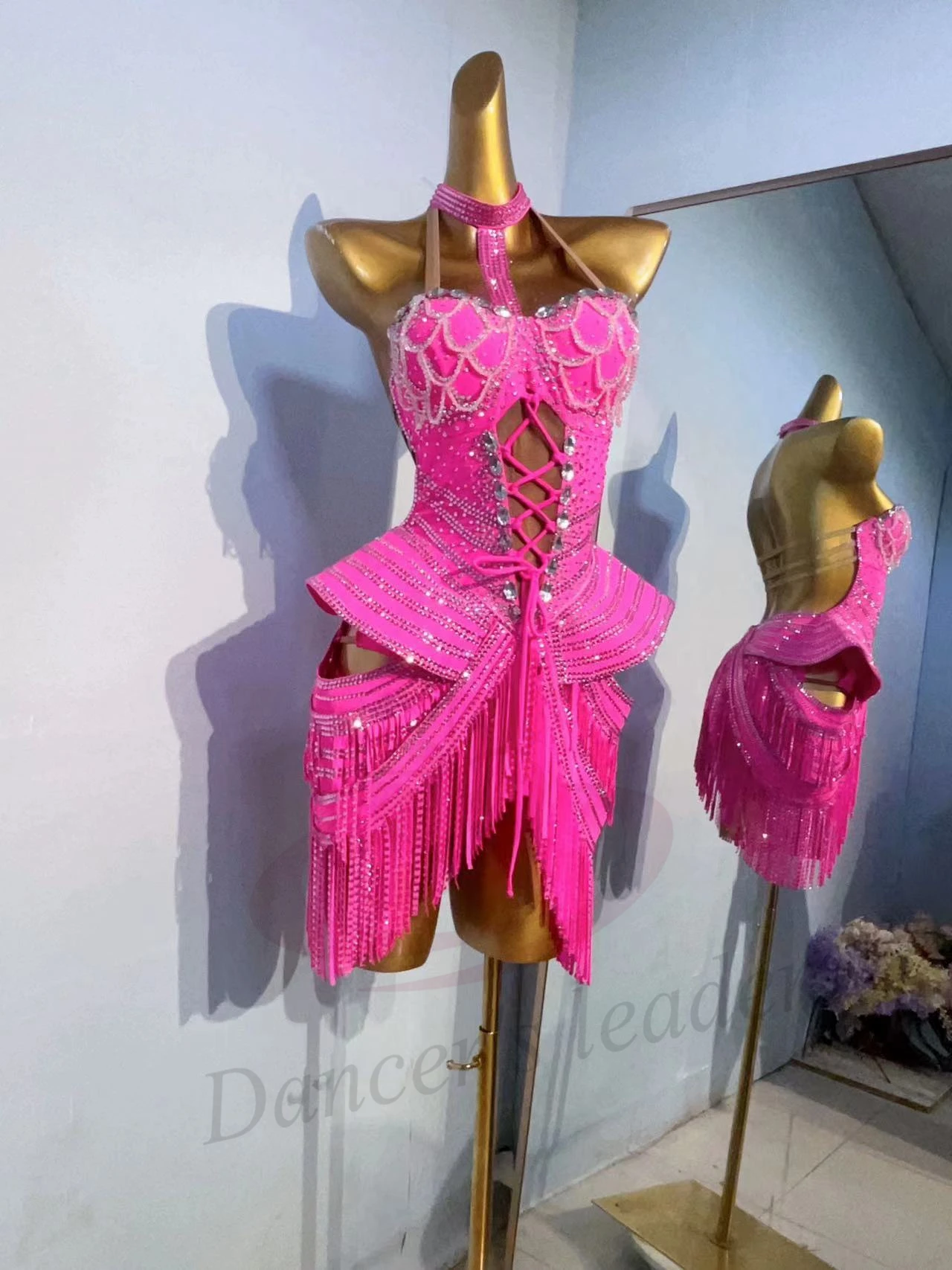 Vestido feminino de competição de dança latina, escala de peixe personalizada, saia rabo de peixe no peito, roupa pêndulo, vestido strass, personalizado