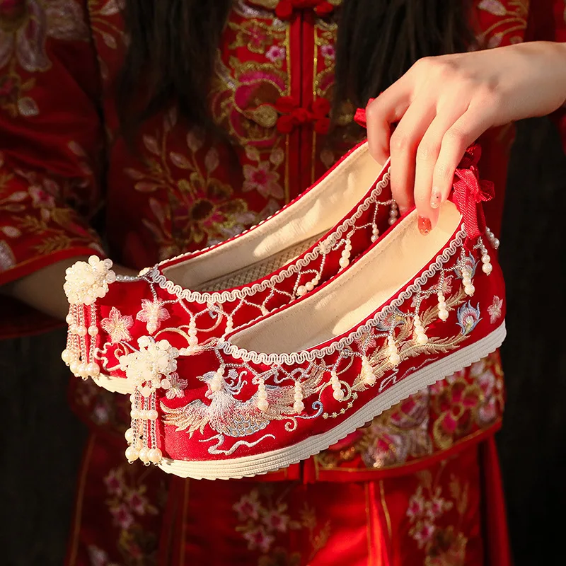 Bestickt Hochzeit Schuhe Rot Versteckte Heels Schuhe Chinesische Traditionelle Hochzeit Hanfu Schuhe Alte Frauen Oriental Knöchel Slip-auf