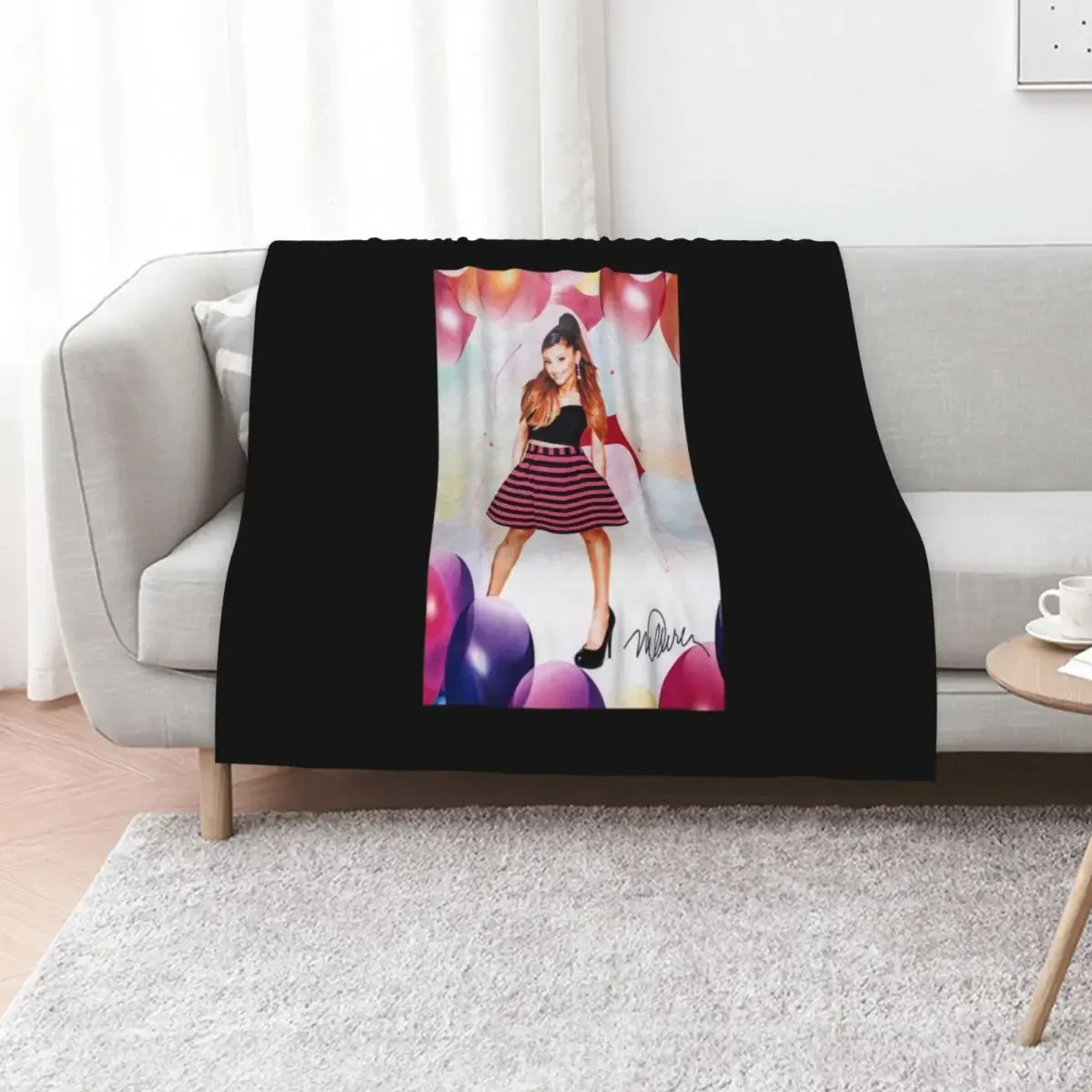 

Ariana Grande a Sweet & Stylish Pop Princess Throw Blanket Bed Fashionable Multi-Purpose christmas gifts Beach Blankets