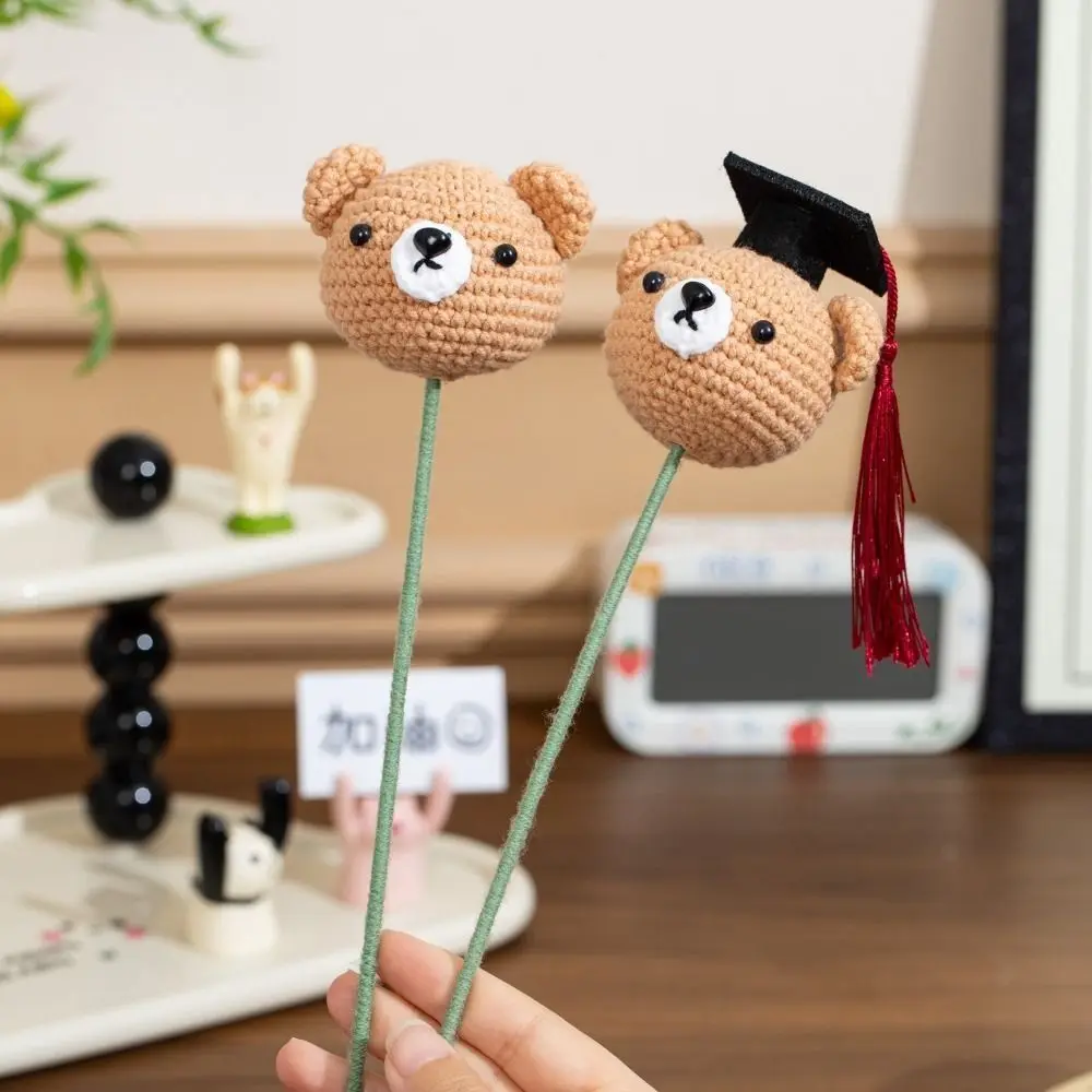 博士帽 卒業 ニットフラワー 造花 手織り糸 かぎ針編みフラワーブーケ かぎ針編みデザイン ニットフラワー