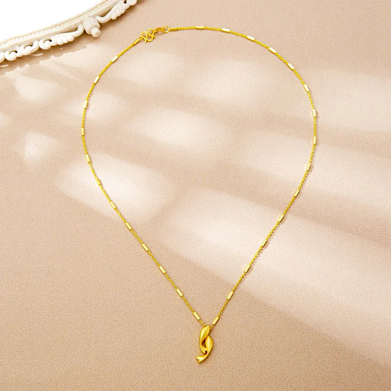 

Trendy Design Little Fish Clavicle Necklace Women Light Luxury Sand Gold Lucky Koi Elegant Long Lasting Colorfast Jewelry