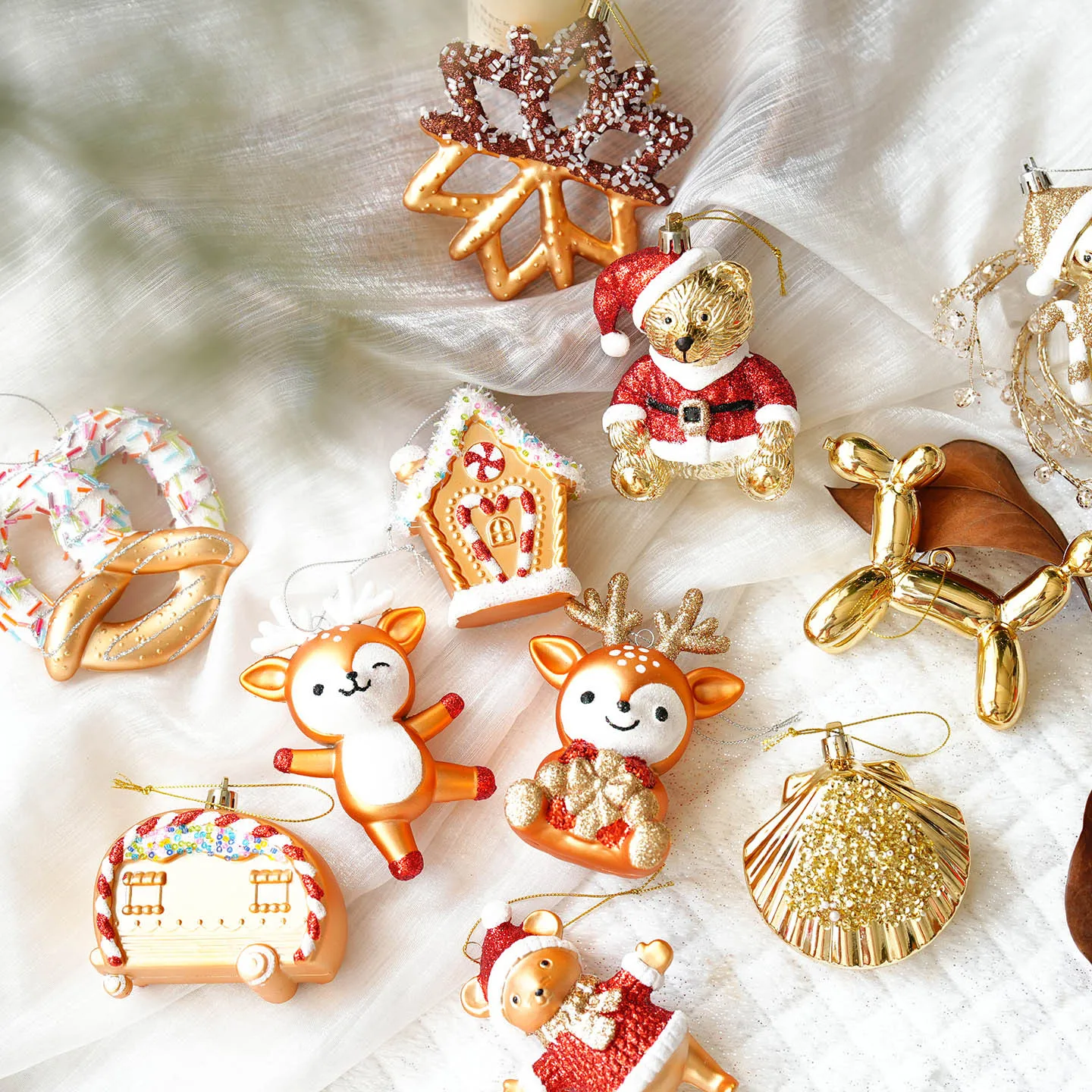Christmas Atmosphere Balloon Dog Small Pendant Christmas Tree Snowflake House Pendant Small Ornament Wreath Accessory - view 3