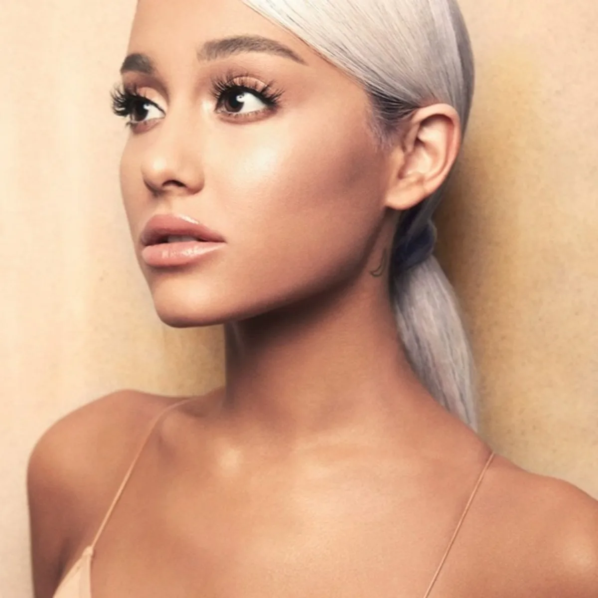 ألبوم أريانا غراندي المحلي قرص مضغوط أصلي موسيقى البوب الأوروبية الأمريكية للموسيقى والمجتمعين