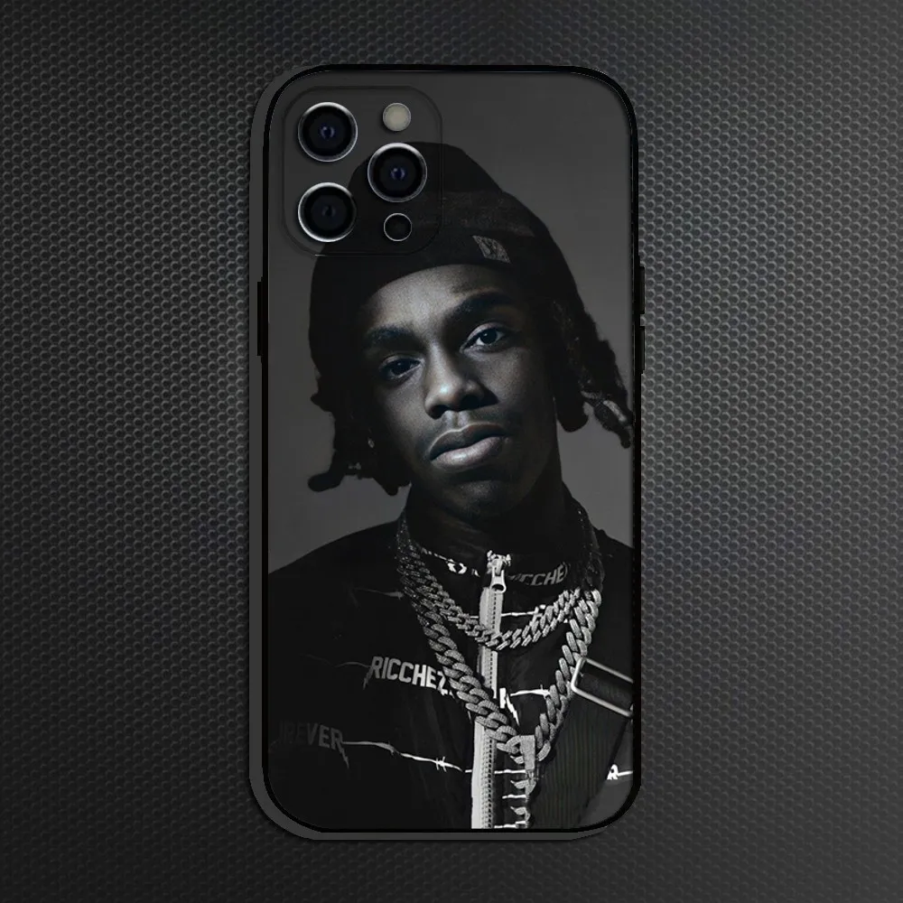حافظة هاتف YNW Melly Rapper لهاتف iPhone 16,15,14,13,12,11 Plus, Pro Max، غطاء أسود من السيليكون الناعم