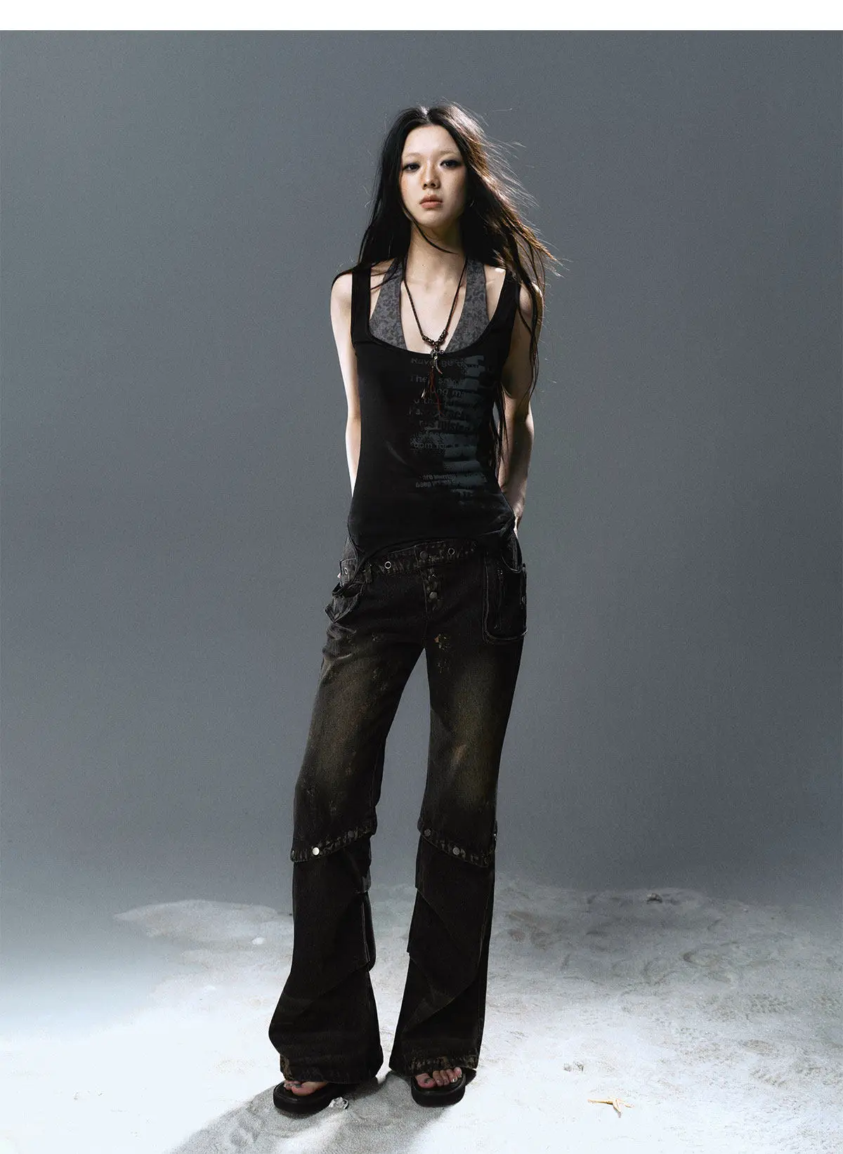 Karrcat Grunge Aesthetics Fake Zweiteiliges Tanktop Trashy Y2k Spitzen-Patchwork-Camis-Tops Vintage Gothic Schwarzes ärmelloses Top Punk – Detail 9
