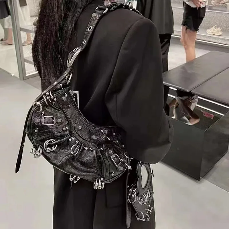 

2025 New Women's Fashion Shoulder Bag European Vintage Style Cropped Studded Motorcycle Bag Soft Material Crossbody Design