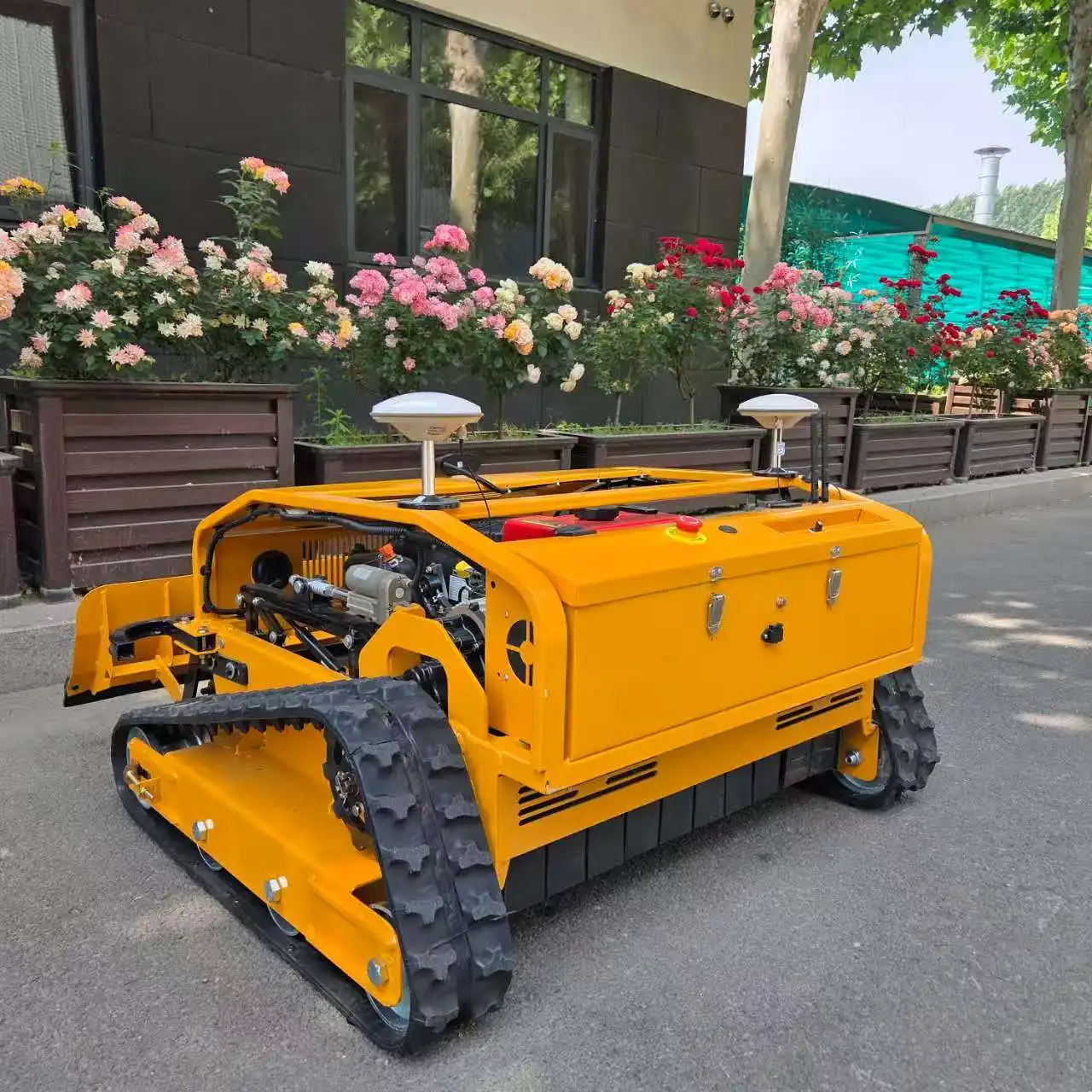 RTK+GPS Fully Automated System (3,800 m²/h) — Zero-Turn, Tracked, Wireless Smart Remote-Controlled Landscaping Mower with 4-Stro