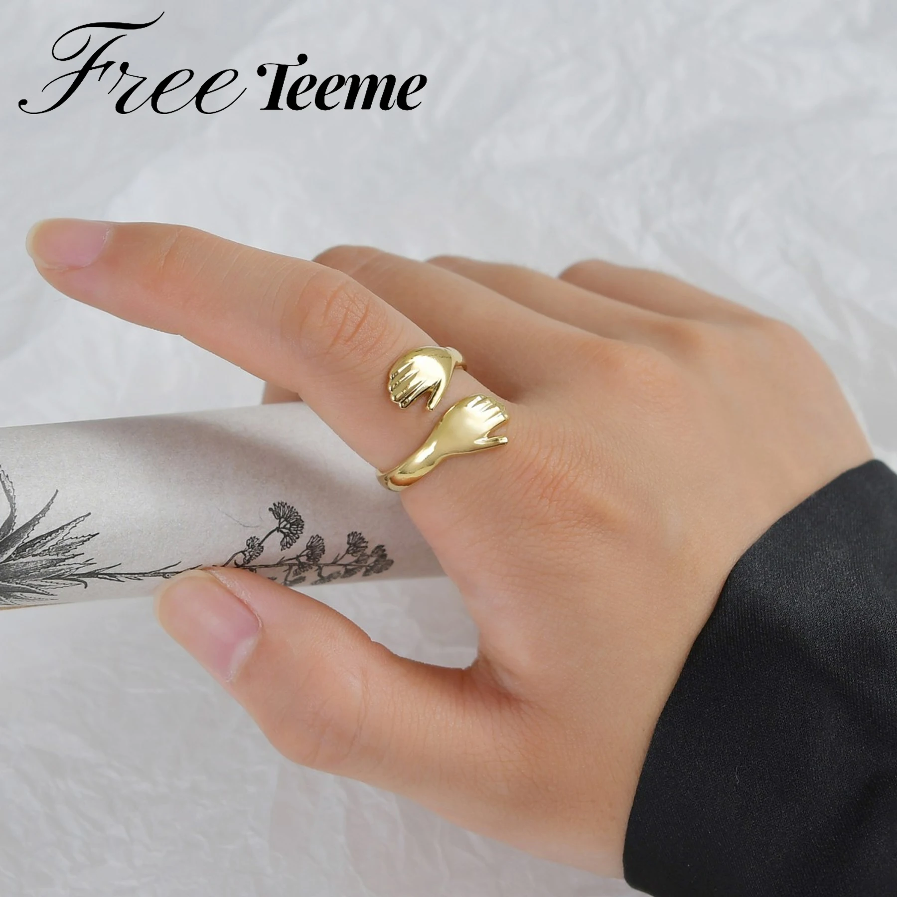 Freeteeme Romantic Hug Two-Handed Ring for Women Men Stainless Steel Embrace Creative Open Ring Party Jewelry Couple Gift Anillo