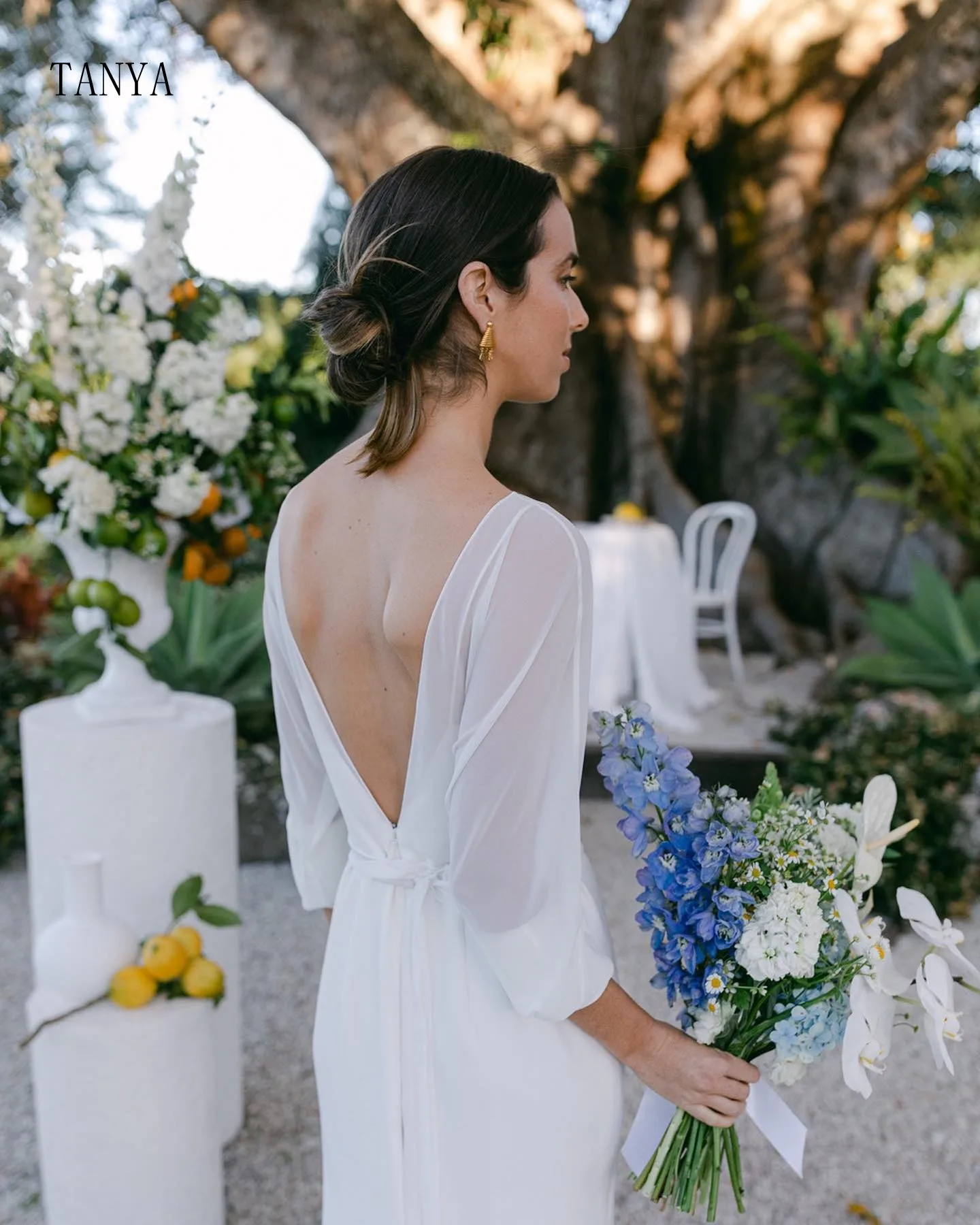 Elegancka suknia ślubna Merimaid z miękkiej satyny i szyfonu z długimi rękawami bez pleców z wysokim rozcięciem i prostą suknią ślubną G4555