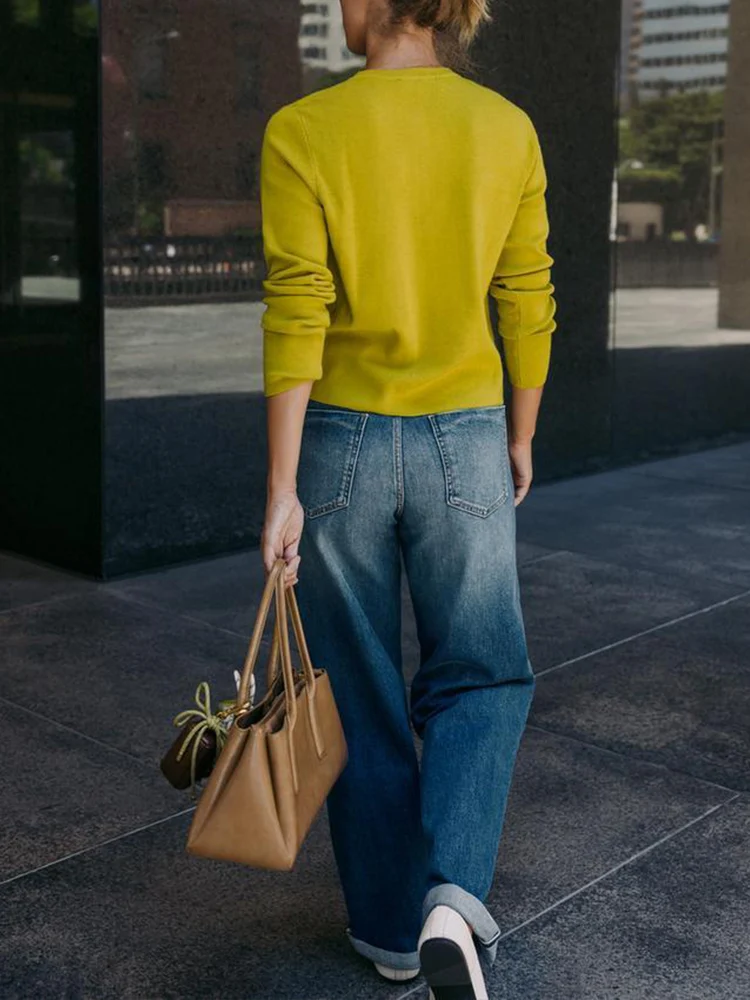 Europejski i amerykański styl, nowości na jesień 2025, odzież damska, podstawowa dzianinowa kurtka z okrągłym dekoltem, długim rękawem i guzikami.