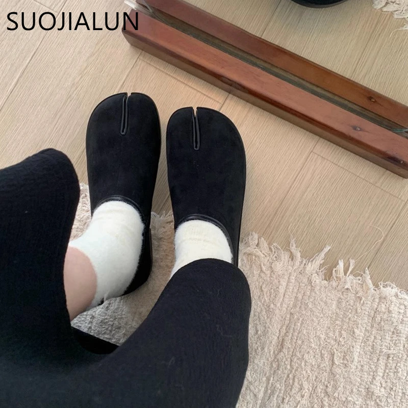 SUOJIALUN sepatu datar wanita, Kasut pantofel elegan mode ujung terpisah, Slip On, hak datar lembut 2024