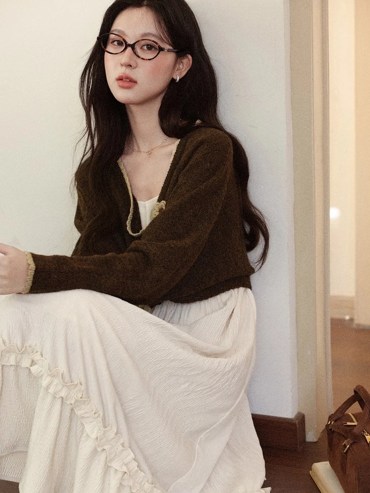 ALXNAN Brown Knitted Cardigan Women Autumn Long Sleeve Chic Flower Placket Lantern Sleeve Drop Shoulder Short Cardigan L57729