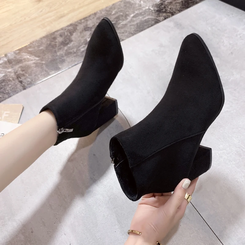 2022 Fashion Short Boots Women\'s Pointed Toe Thick Heel Autumn and Winter New Thin Side Zipper Comfortable Bare Boots Women