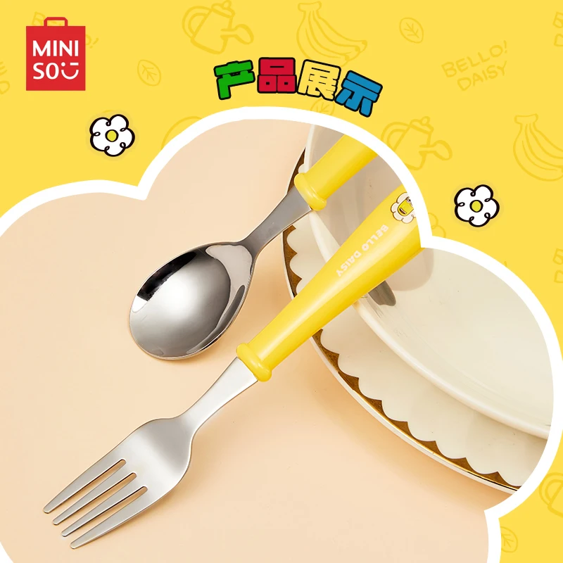 MINISO-Juego de vajilla Kawaii de la serie Minions con caja de almacenamiento para niños, tenedor de cucharas portátil de acero inoxidable para la escuela y la Oficina