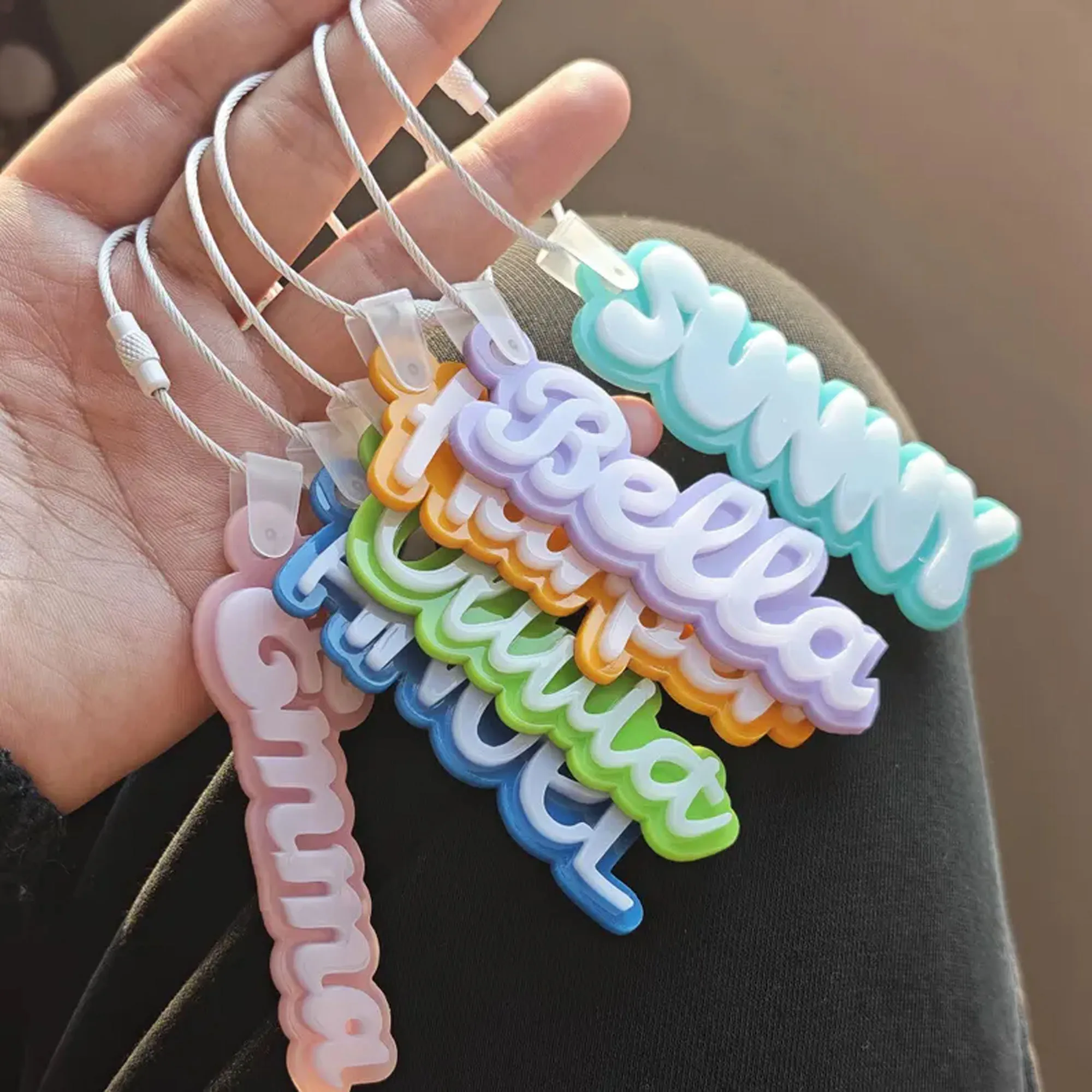 Personalisierter zweifarbiger Schlüsselanhänger | Funky Bubble Style Acryl-Rucksackanhänger, Schulranzenanhänger, personalisierter Namensanhänger, Schlüsselanhänger, Gepäckanhänger – Detail 7
